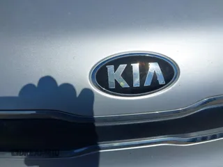 2015 Kia Soul with VIN KNDJN2A20F7794421, listed as a IAAI auction lot 41974119 with 135,758 mi miles. Bid and sale history available at carsss.com. Image 6.