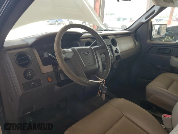 2010 Ford F-150 XL с VIN 1FTMF1CW2AKA46442, выставлен на аукционе Copart как лот 61101535 с пробегом 85 411 миль миль и Чистый • Clean title. История ставок и продаж доступна на DreamBid. Изображение 8.