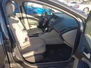 2015 Ford Focus SE with VIN 1FADP3K26FL317419, listed as a IAAI auction lot 41805282 with Not Provided miles and . Bid and sale history available at carsss.com. Image 5.