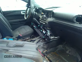 2020 Ford Police Interceptor Utility z VIN 1FM5K8AW9LGC12744, wystawiony jako IAAI lot #38471364 z przebiegiem Nie podano mil oraz . Historia ofert i sprzedaży dostępna na DreamBid. Obrazek 5.