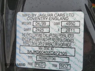 1999 Jaguar XJ z VIN SAJKD6043XC872105, wystawiony jako Copart lot #86270724 z przebiegiem Nie podano mil oraz Szkoda całkowita • Salvage title. Historia ofert i sprzedaży dostępna na DreamBid. Obrazek 14.