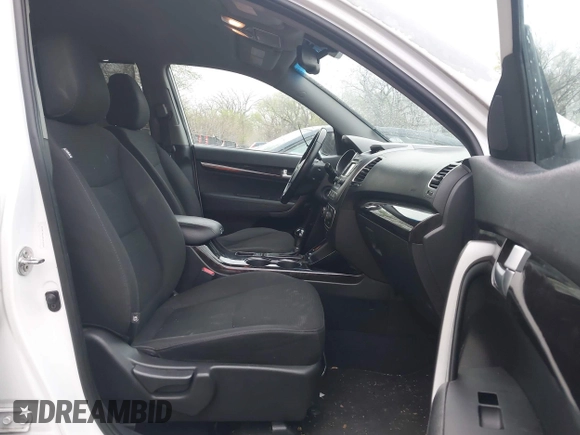 2014 Kia Sorento LX with VIN 5XYKT4A63EG432500, listed as a IAAI auction lot 41943050 with 161,612 mi miles. Bid and sale history available at carsss.com. Image 5.