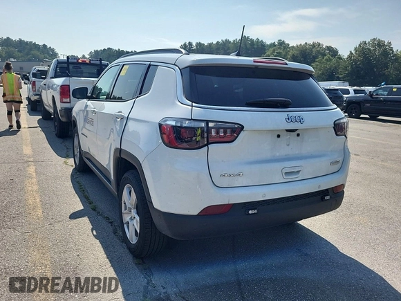2022 Jeep Compass Latitude with VIN 3C4NJDBB3NT205928, listed as a IAAI auction lot 42832409 with 22,634 mi miles and . Bid and sale history available at DreamBid. Image 32.