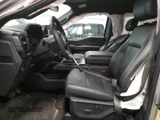 2022 Ford F-150 XL z VIN 1FTFW1E83NFC43335, wystawiony jako Copart lot #48742325 z przebiegiem 52 678 mil mil oraz Szkoda całkowita • Salvage title. Historia ofert i sprzedaży dostępna na DreamBid. Obrazek 7.