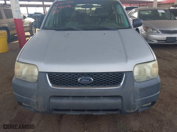 2004 Ford Escape XLT with VIN 1FMYU03114KA43652, listed as a IAAI auction lot 41701166 with 201,035 mi miles. Bid and sale history available at carsss.com. Image 6.