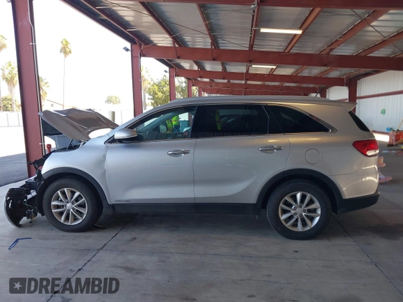 2018 Kia Sorento LX V6 with VIN 5XYPGDA50JG413205, listed as a IAAI auction lot 40331681 with 69,664 mi miles. Bid and sale history available at carsss.com. Image 14.