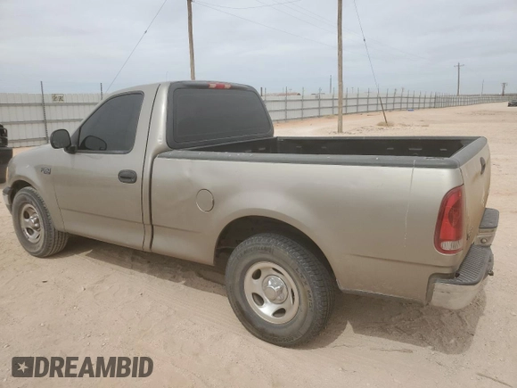 2002 Ford F-150 XL z VIN 1FTRF17292KE39045, wystawiony jako Copart lot #48860845 z przebiegiem 111 176 mil mil oraz Czysty tytuł • Clean title. Historia ofert i sprzedaży dostępna na DreamBid. Obrazek 2.