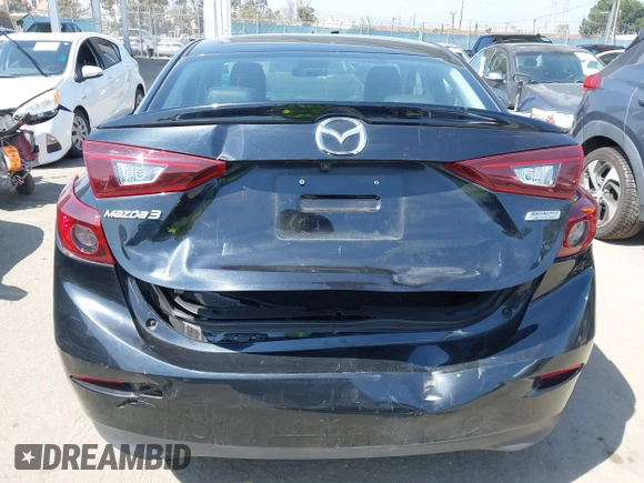 2018 Mazda 3 Touring z VIN 3MZBN1V33JM276803, wystawiony jako IAAI lot #42100422 z przebiegiem 41 802 mil mil oraz . Historia ofert i sprzedaży dostępna na DreamBid. Obrazek 16.