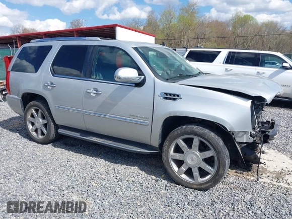 2010 Cadillac Escalade Luxury z VIN 1GYUKBEF1AR269054, wystawiony jako IAAI lot #39255908 z przebiegiem 96 965 mil mil oraz . Historia ofert i sprzedaży dostępna na DreamBid. Obrazek 1.