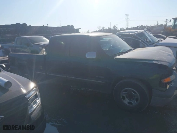 2001 Chevrolet Silverado 1500 LS with VIN 2GCEC19T711315836, listed as a IAAI auction lot 41676444 with 1 mi miles. Bid and sale history available at carsss.com. Image 12.