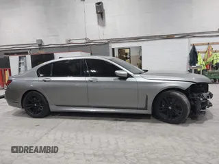 2020 BMW 7 Series 750i xDrive with VIN WBA7U2C06LBX84829, listed as a IAAI auction lot 41748781 with 70,450 mi miles. Bid and sale history available at carsss.com. Image 14.