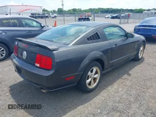 2007 Ford Mustang GT Deluxe с VIN 1ZVHT82H875281518, выставлен на аукционе IAAI как лот 42633779 с пробегом 238 474 миль миль и . История ставок и продаж доступна на DreamBid. Изображение 4.