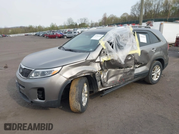 2015 Kia Sorento LX with VIN 5XYKTCA69FG584986, listed as a IAAI auction lot 41994391 with 118,760 mi miles. Bid and sale history available at carsss.com. Image 17.
