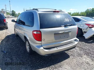 2006 Chrysler Town & Country Touring with VIN 2A4GP54L36R820920, listed as a IAAI auction lot 42335161 with 205,432 mi miles and . Bid and sale history available at DreamBid. Image 3.