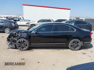 2015 Volkswagen Passat SEL Premium z VIN 1VWCV7A30FC024271, wystawiony jako IAAI lot #41788754 z przebiegiem 108 278 mil mil oraz . Historia ofert i sprzedaży dostępna na DreamBid. Obrazek 14.