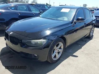 2013 BMW 3 Series 328i z VIN WBA3A5C5XDF356745, wystawiony jako IAAI lot #42092986 z przebiegiem 120 128 mil mil oraz . Historia ofert i sprzedaży dostępna na DreamBid. Obrazek 2.