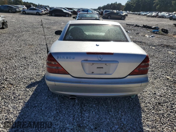 2001 Mercedes-Benz SLK 230 Kompressor z VIN WDBKK49F31F188527, wystawiony jako Copart lot #84489514 z przebiegiem 182 831 mil mil oraz Szkoda całkowita • Salvage title. Historia ofert i sprzedaży dostępna na DreamBid. Obrazek 6.
