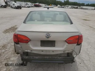 2014 Volkswagen Jetta SE with VIN 3VWD07AJ6EM209228, listed as a Copart auction lot 60500525 with 118,261 mi miles and Salvage title. Bid and sale history available at DreamBid. Image 6.