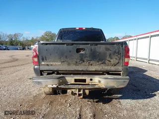 2006 Chevrolet Silverado 1500 LT1 with VIN 2GCEK13Z961290056, listed as a IAAI auction lot 41179161 with 343,687 mi miles. Bid and sale history available at carsss.com. Image 17.