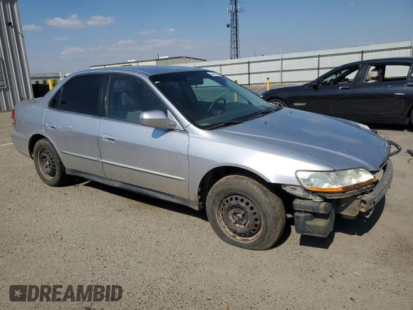 2001 Honda Accord LX z VIN 3HGCG66571G711496, wystawiony jako Copart lot #55837635 z przebiegiem 241 017 mil mil oraz Szkoda całkowita • Salvage title. Historia ofert i sprzedaży dostępna na DreamBid. Obrazek 4.