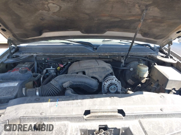 2007 Chevrolet Suburban LT with VIN 1GNFK16327J242103, listed as a IAAI auction lot 42172990 with 185,103 mi miles and . Bid and sale history available at DreamBid. Image 10.