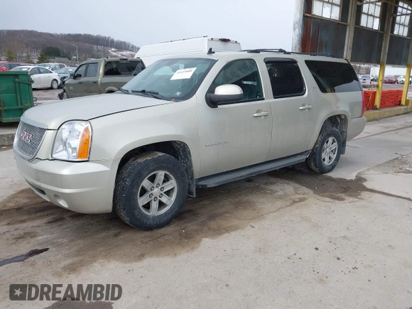 2014 GMC Yukon XL SLT with VIN 1GKS2KE71ER223496, listed as a IAAI auction lot 41419800 with 146,686 mi miles. Bid and sale history available at carsss.com. Image 17.