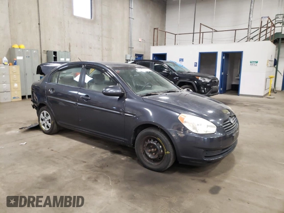 2006 Hyundai Accent GLS z VIN KMHCN46C56U036710, wystawiony jako Copart lot #84831284 z przebiegiem 202 556 mil mil oraz Nie do naprawy • Non repairable. Historia ofert i sprzedaży dostępna na DreamBid. Obrazek 4.