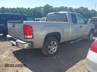 2007 GMC Sierra 1500 SL z VIN 1GTEC19C57Z613978, wystawiony jako IAAI lot #42330992 z przebiegiem 270 600 mil mil oraz . Historia ofert i sprzedaży dostępna na DreamBid. Obrazek 4.