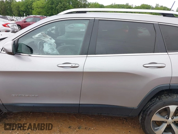 2020 Jeep Cherokee Limited с VIN 1C4PJMDX2LD651086, выставлен на аукционе IAAI как лот 42245150 с пробегом 83 254 миль миль и . История ставок и продаж доступна на DreamBid. Изображение 14.