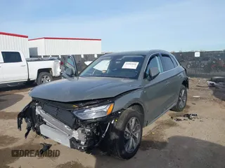 2024 Audi Q5 S line Premium z VIN WA1GAAFY7R2126513, wystawiony jako IAAI lot #41083660 z przebiegiem 927 mil mil oraz . Historia ofert i sprzedaży dostępna na DreamBid. Obrazek 6.