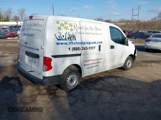 2015 Chevrolet City Express Cargo LS z VIN 3N63M0YN8FK721635, wystawiony jako IAAI lot #41419865 z przebiegiem 106 436 mil mil oraz . Historia ofert i sprzedaży dostępna na DreamBid. Obrazek 4.