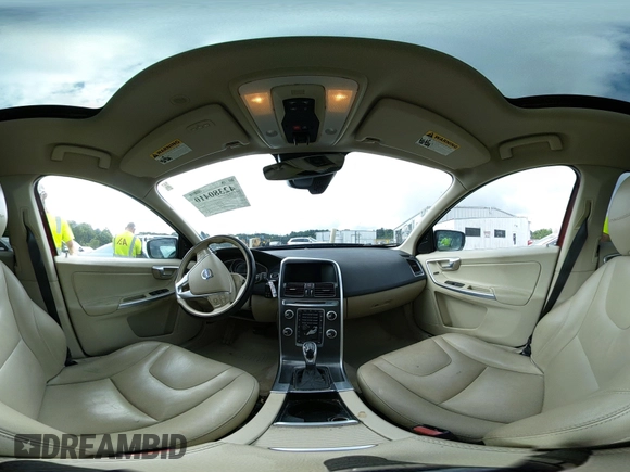 2015 Volvo XC60 T6 with VIN YV4902RKXF2669393, listed as a IAAI auction lot 42380410 with 124,258 mi miles and . Bid and sale history available at DreamBid. Image 18.