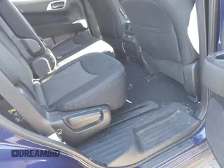 2017 Nissan Pathfinder SL with VIN 5N1DR2MM2HC900131, listed as a IAAI auction lot 41803828 with 214,460 mi miles. Bid and sale history available at carsss.com. Image 8.
