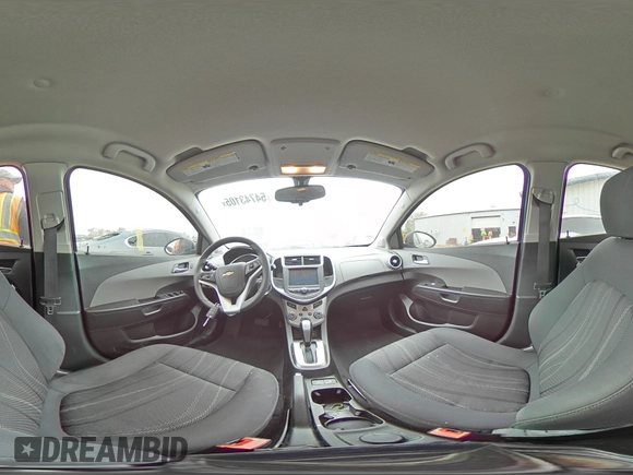 2017 Chevrolet Sonic LT z VIN 1G1JD5SH5H4145735, wystawiony jako Copart lot #54743105 z przebiegiem 108 652 mil mil oraz Szkoda całkowita • Salvage title. Historia ofert i sprzedaży dostępna na DreamBid. Obrazek 14.