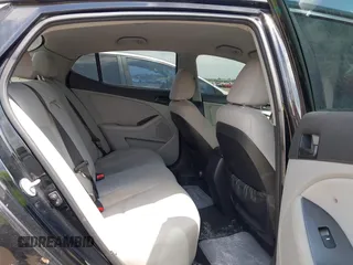 2015 Kia Optima LX z VIN 5XXGM4A73FG507178, wystawiony jako IAAI lot #42146877 z przebiegiem 165 348 mil mil oraz . Historia ofert i sprzedaży dostępna na DreamBid. Obrazek 8.