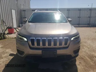 2020 Jeep Cherokee Latitude with VIN 1C4PJLCBXLD637761, listed as a Copart auction lot 51075455 with 86,088 mi miles and Clean Title. Bid and sale history available at carsss.com. Image 5.