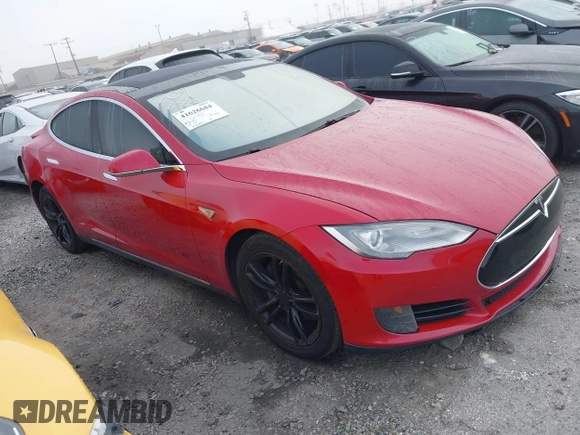 2013 Tesla Model S с VIN 5YJSA1CN1DFP09577, выставлен на аукционе IAAI как лот 41626684 с пробегом 128 289 миль миль и . История ставок и продаж доступна на DreamBid. Изображение 1.