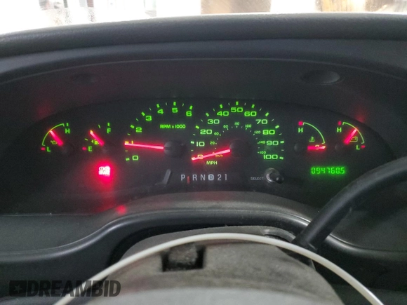 2008 Ford Econoline Passenger XL z VIN 1FMNE11WX8DB28410, wystawiony jako Copart lot #49126075 z przebiegiem 94 760 mil mil oraz Czysty tytuł • Clean title. Historia ofert i sprzedaży dostępna na DreamBid. Obrazek 9.