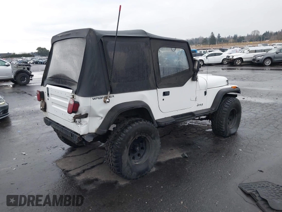 1992 Jeep Wrangler with VIN 2J4FY29S8NJ549602, listed as a IAAI auction lot 41471853 with 324,194 mi miles. Bid and sale history available at carsss.com. Image 4.