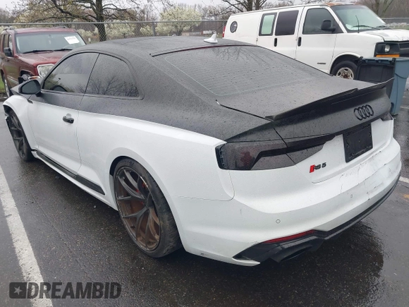 2018 Audi RS 5 z VIN WUAPWAF5XJA905043, wystawiony jako IAAI lot #41978868 z przebiegiem 60 838 mil mil oraz . Historia ofert i sprzedaży dostępna na DreamBid. Obrazek 3.
