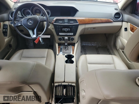 2012 Mercedes-Benz C 250 Sport z VIN WDDGF4HB7CR220929, wystawiony jako Copart lot #58982105 z przebiegiem 72 639 mil mil oraz Czysty tytuł • Clean title. Historia ofert i sprzedaży dostępna na DreamBid. Obrazek 8.