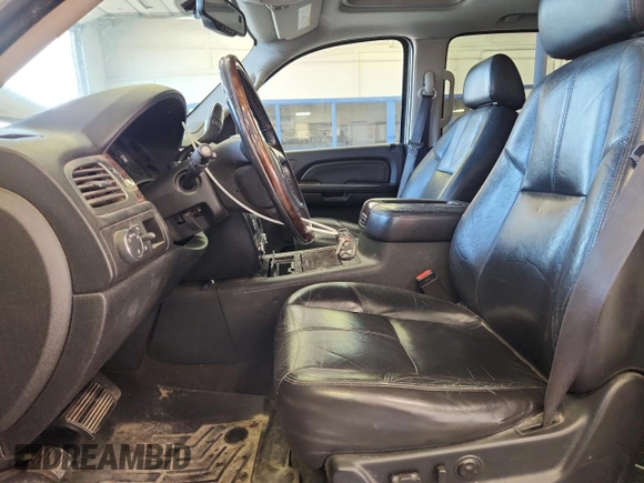 2007 GMC Yukon Denali z VIN 1GKFK63867J362741, wystawiony jako Copart lot #59442875 z przebiegiem 198 247 mil mil oraz Czysty tytuł • Clean title. Historia ofert i sprzedaży dostępna na DreamBid. Obrazek 7.