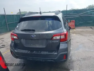 2018 Subaru Outback Premium с VIN 4S4BSACC3J3243070, выставлен на аукционе IAAI как лот 42291285 с пробегом 196 748 миль миль и . История ставок и продаж доступна на DreamBid. Изображение 17.