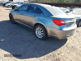 2013 Chrysler 200 LX with VIN 1C3CCBAB4DN640550, listed as a IAAI auction lot 41339796 with 136,235 mi miles. Bid and sale history available at carsss.com. Image 3.