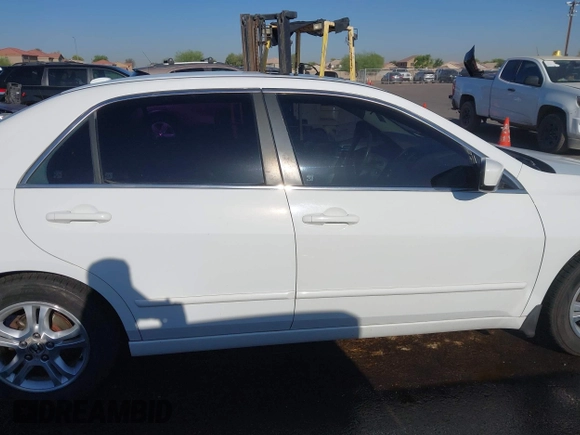 2006 Honda Accord EX-L z VIN 1HGCM56876A170694, wystawiony jako IAAI lot #42299743 z przebiegiem 182 601 mil mil oraz . Historia ofert i sprzedaży dostępna na DreamBid. Obrazek 14.