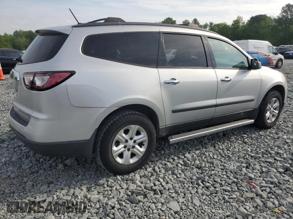 2015 Chevrolet Traverse LS z VIN 1GNKRFKDXFJ156753, wystawiony jako Copart lot #54516265 z przebiegiem 151 487 mil mil oraz Szkoda całkowita • Salvage title. Historia ofert i sprzedaży dostępna na DreamBid. Obrazek 3.