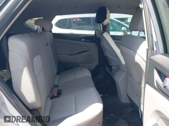 2016 Hyundai Tucson Sport with VIN KM8J33A25GU233478, listed as a IAAI auction lot 42109517 with 81,039 mi miles. Bid and sale history available at carsss.com. Image 8.