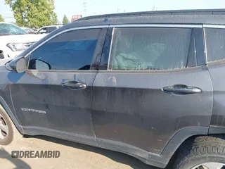 2017 Jeep Compass Latitude with VIN 3C4NJDBB5HT641152, listed as a IAAI auction lot 40330620 with 116,809 mi miles. Bid and sale history available at carsss.com. Image 14.