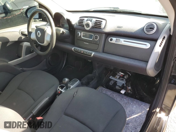 2014 Smart fortwo Pure z VIN WMEEJ3BA0EK744172, wystawiony jako Copart lot #87331964 z przebiegiem 85 162 mil mil oraz Czysty tytuł • Clean title. Historia ofert i sprzedaży dostępna na DreamBid. Obrazek 8.