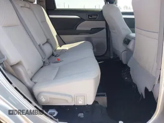 2016 Toyota Highlander LE Plus z VIN 5TDZKRFH2GS149519, wystawiony jako IAAI lot #42346714 z przebiegiem 76 682 mil mil oraz . Historia ofert i sprzedaży dostępna na DreamBid. Obrazek 8.